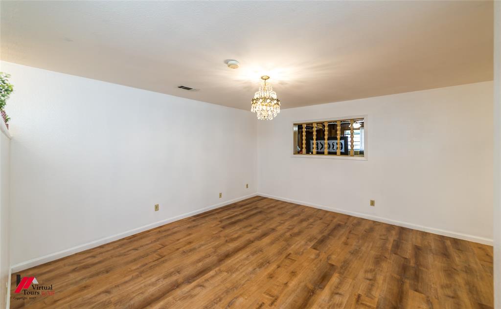 1404 Holiday Place Property Photo 7