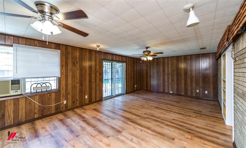 1404 Holiday Place Property Photo 23