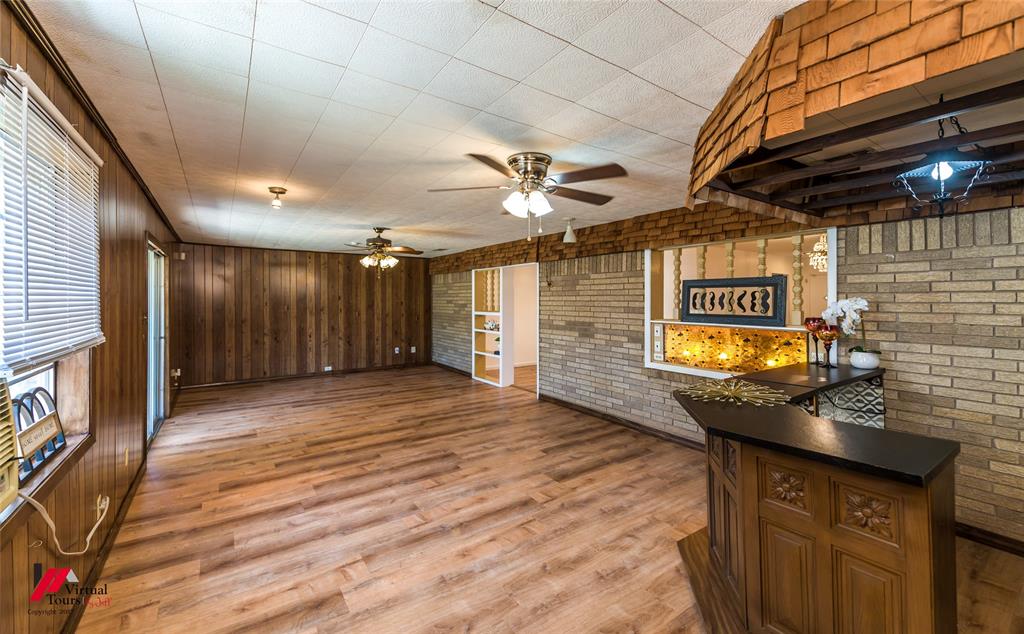 1404 Holiday Place Property Photo 24