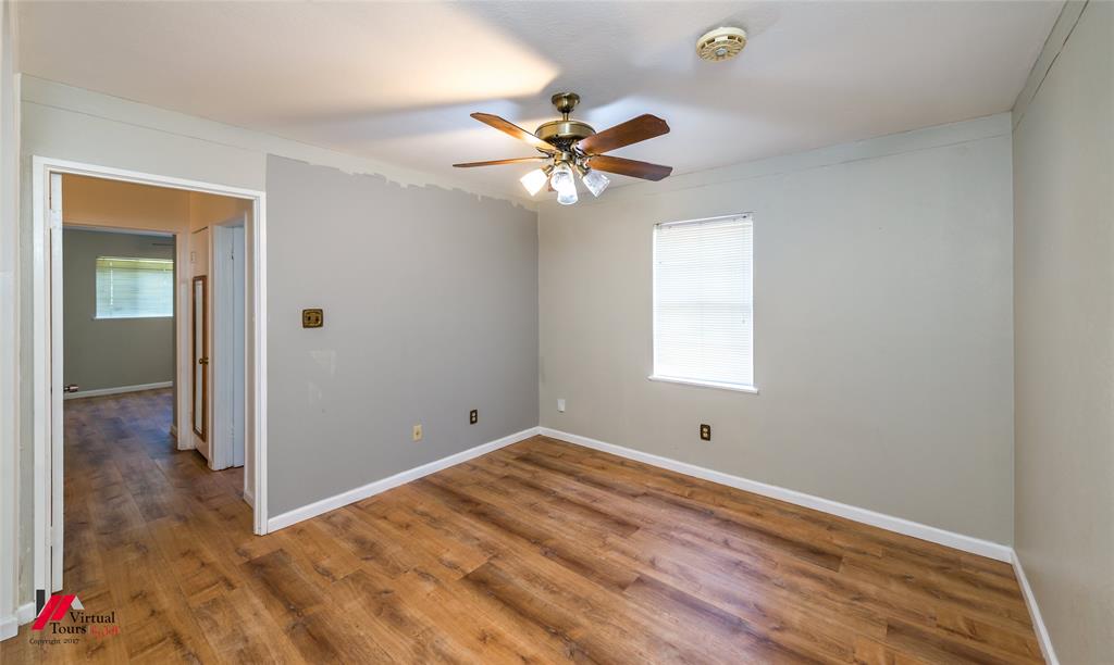 1404 Holiday Place Property Photo 28
