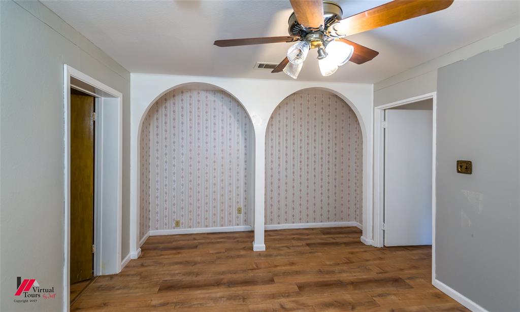1404 Holiday Place Property Photo 29