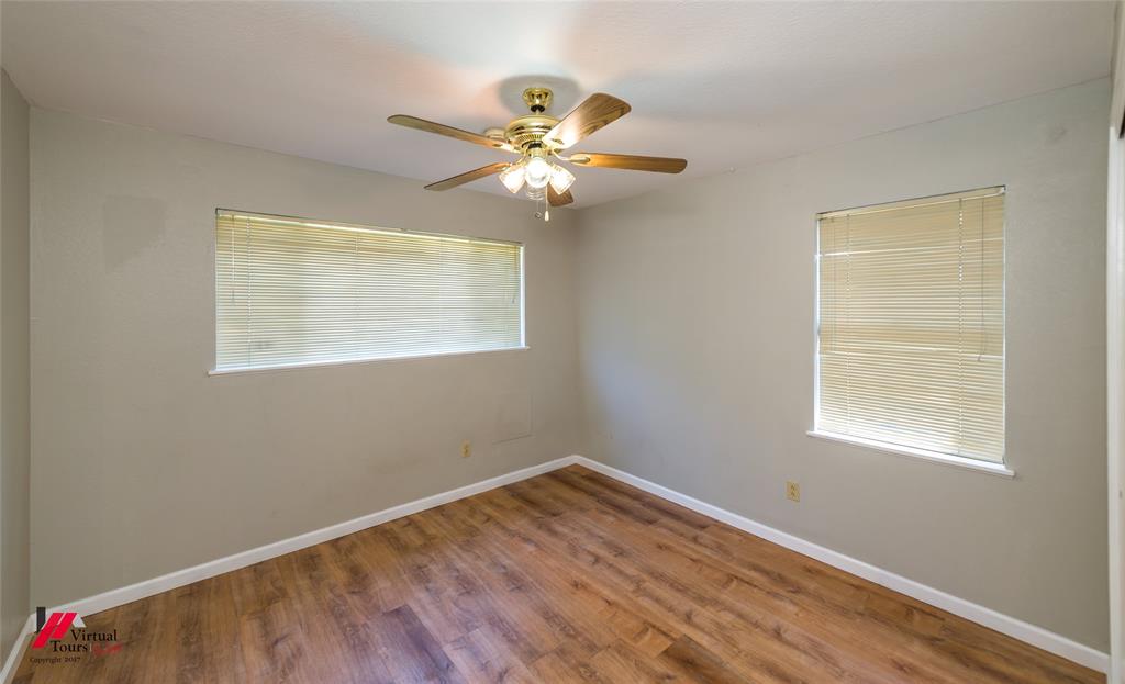1404 Holiday Place Property Photo 34