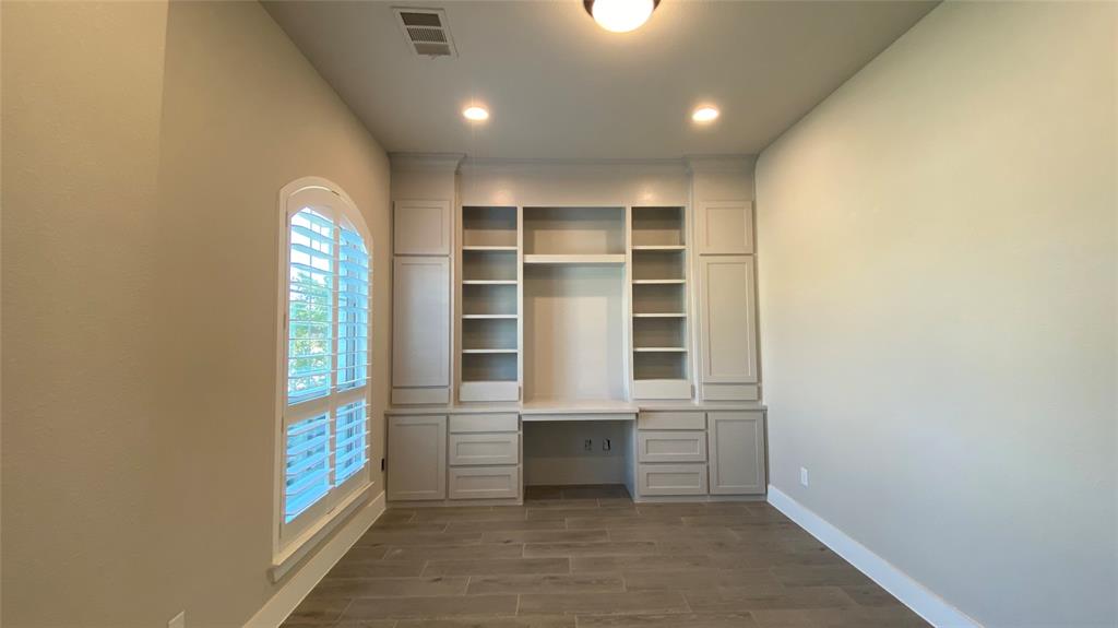3320 Honey Suckle Lane Property Photo 4