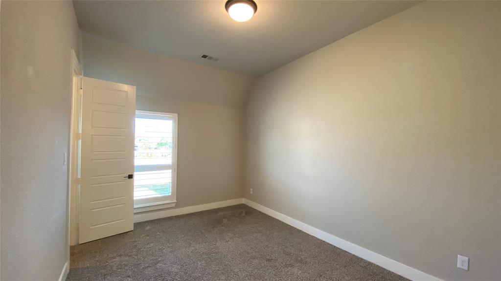 3320 Honey Suckle Lane Property Photo 9