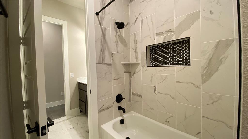 3320 Honey Suckle Lane Property Photo 14