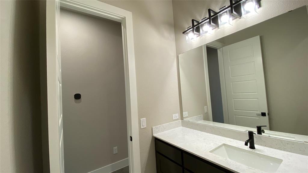 3320 Honey Suckle Lane Property Photo 15
