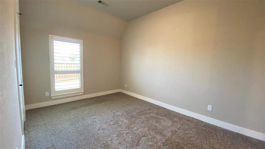 3320 Honey Suckle Lane Property Photo 17