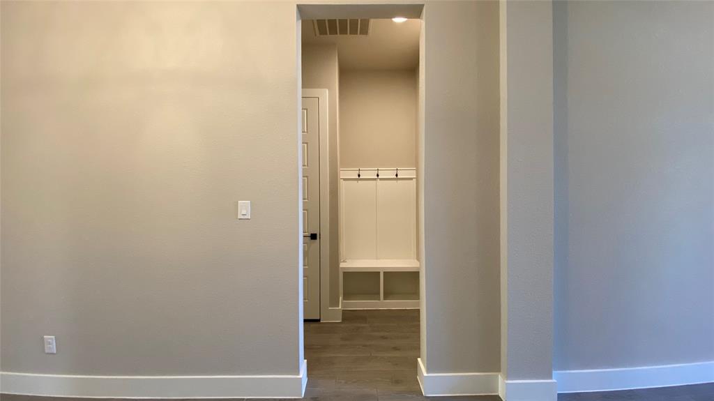 3320 Honey Suckle Lane Property Photo 23