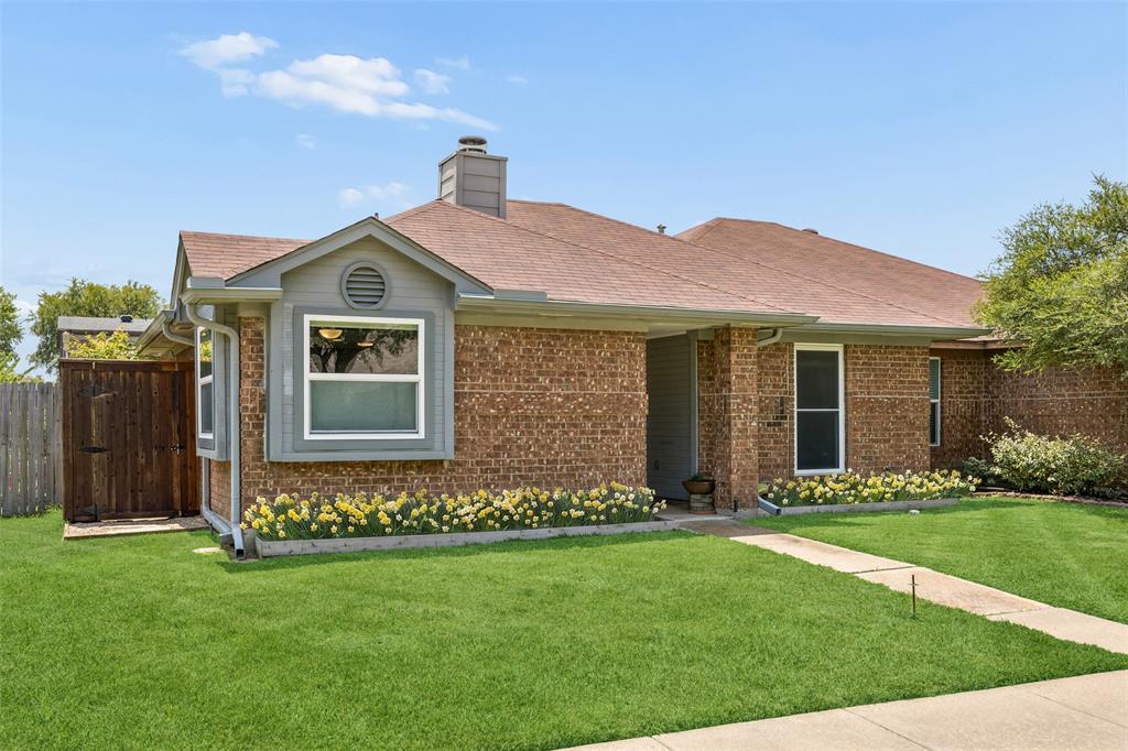 563 Lee Drive Property Photo 2