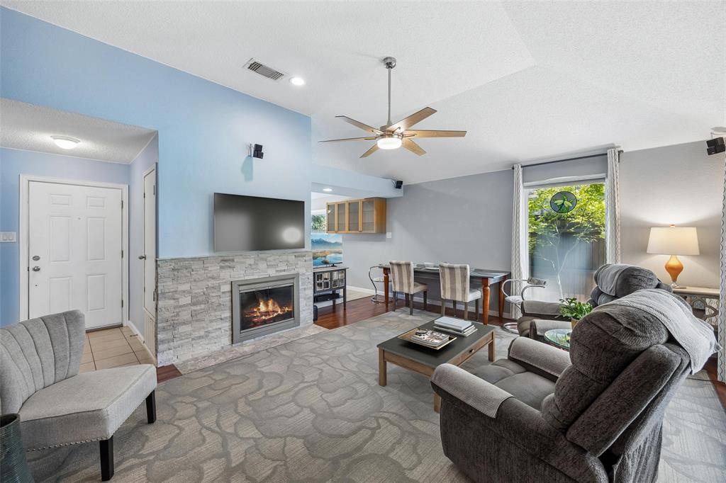 563 Lee Drive Property Photo 3