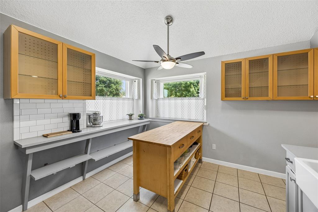 563 Lee Drive Property Photo 12