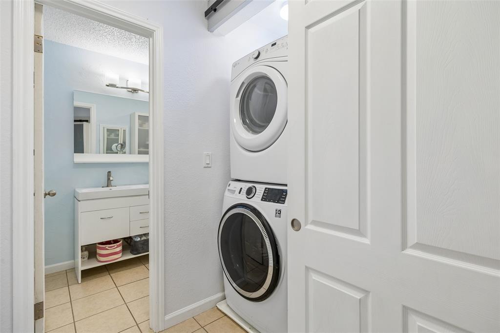 563 Lee Drive Property Photo 18