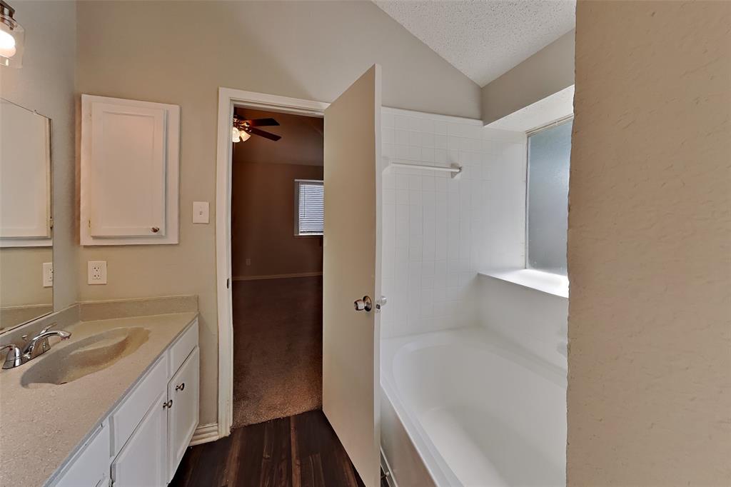400 Valley Mills Drive Property Photo 11