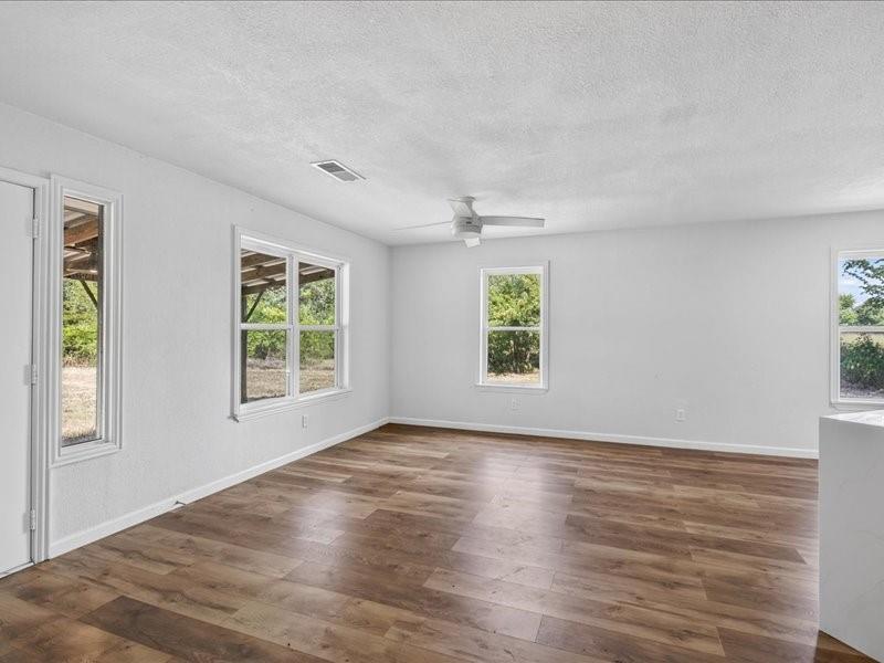 8846 County Road 2448 Property Photo 6