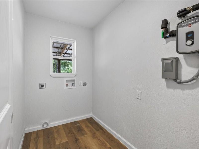 8846 County Road 2448 Property Photo 14