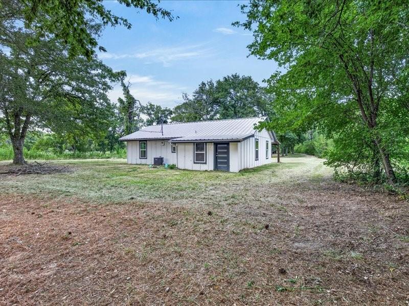 8846 County Road 2448 Property Photo 17