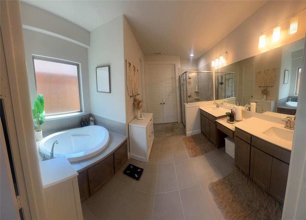 1603 Banded Ledge Drive Property Photo 9