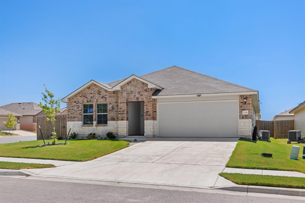 2506 Rollett Drive Property Photo 2