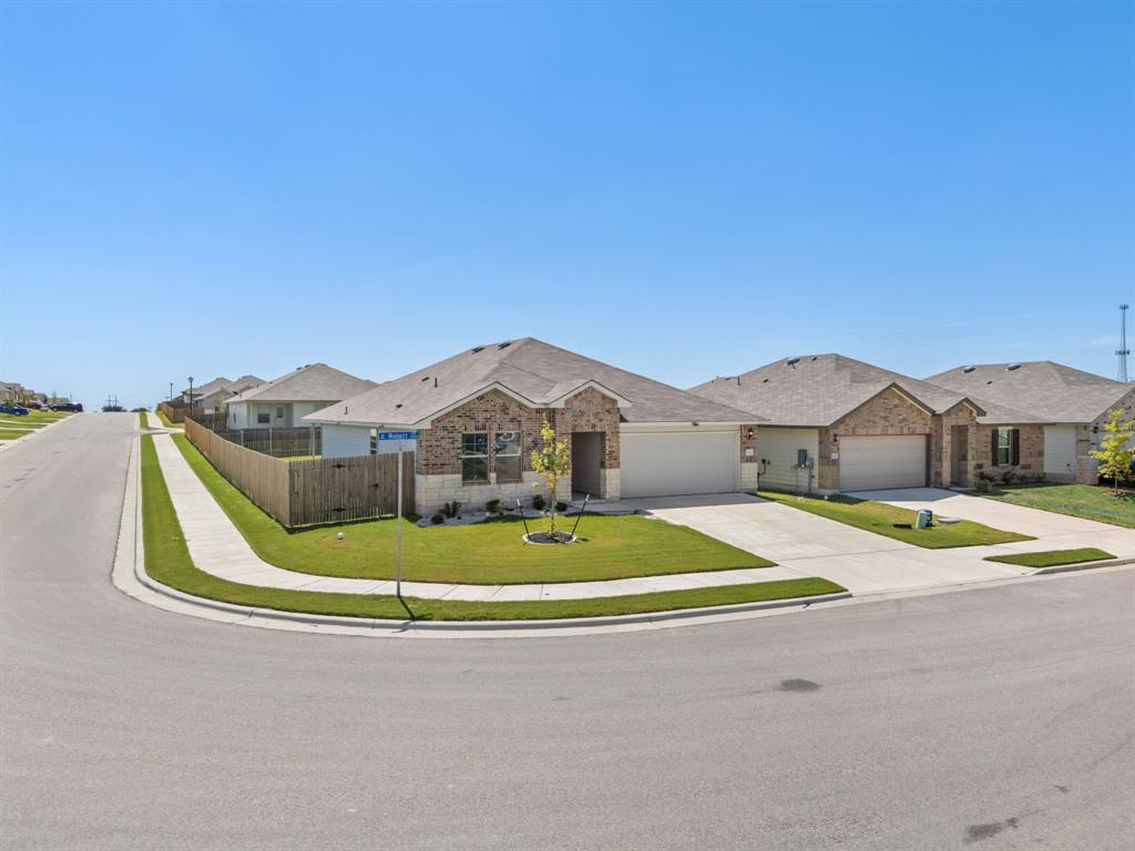 2506 Rollett Drive Property Photo 9