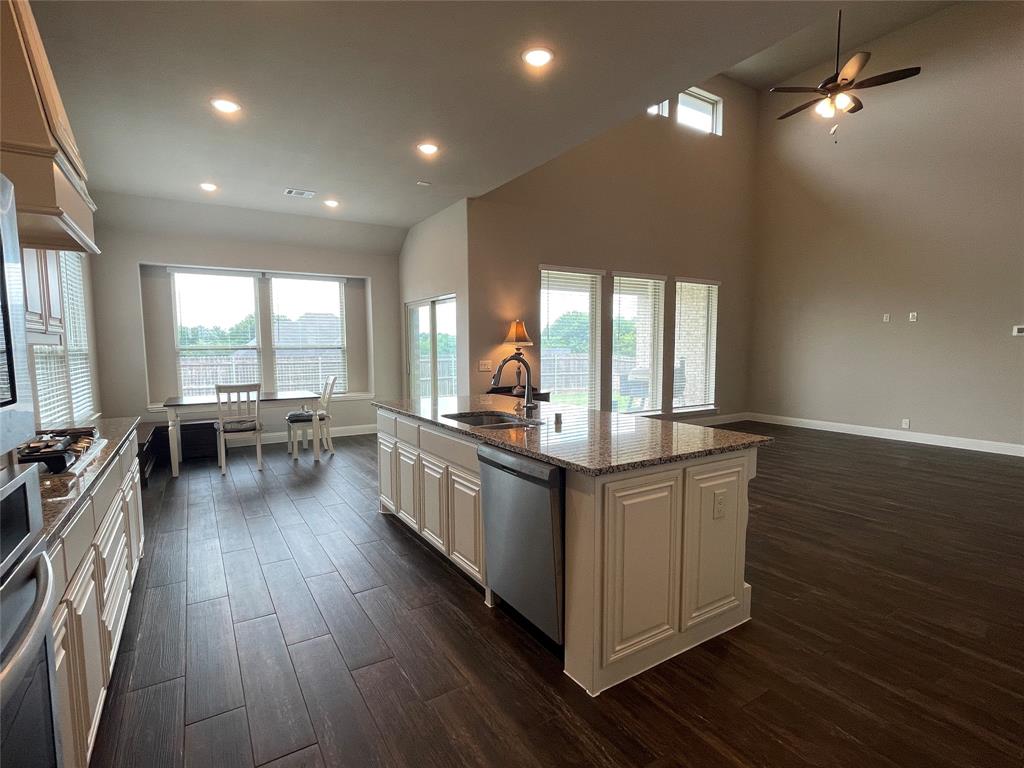 1142 Timber Ridge Drive Property Photo 5