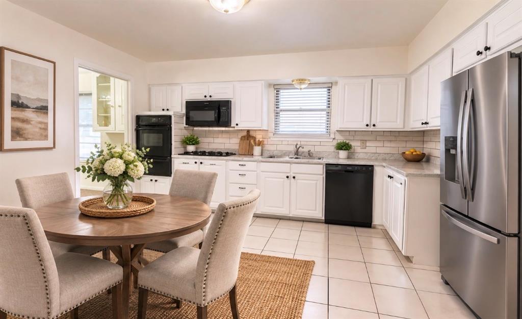 8017 Woodhue Road Property Photo 4