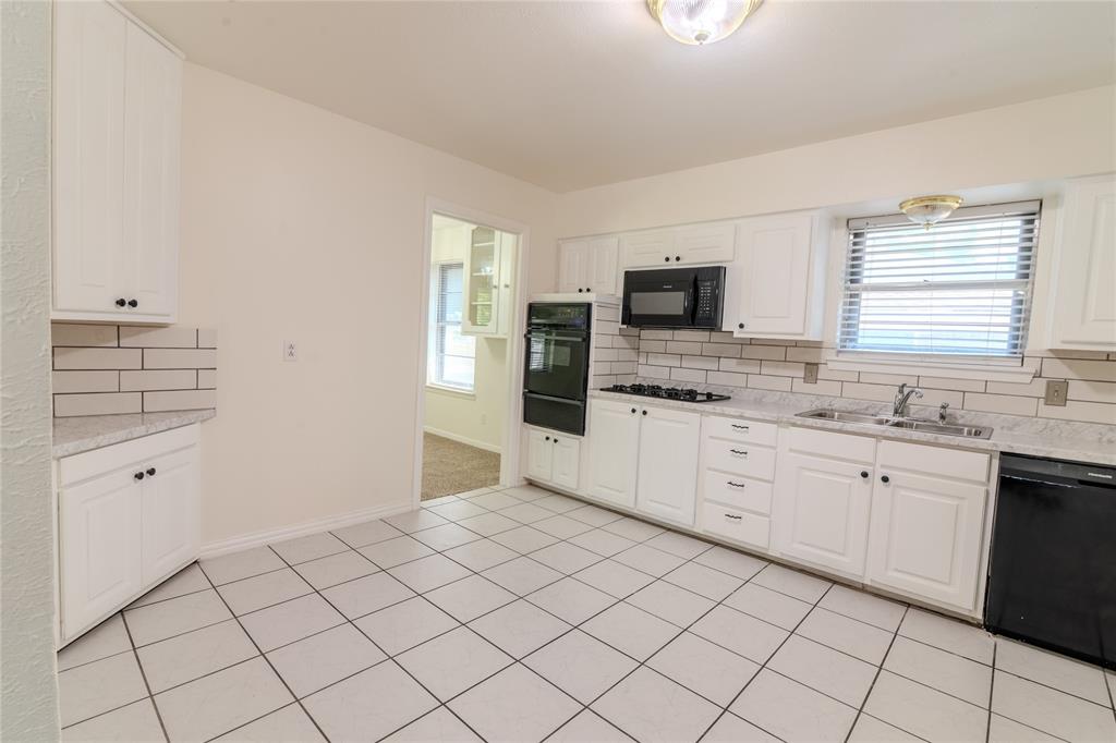 8017 Woodhue Road Property Photo 5