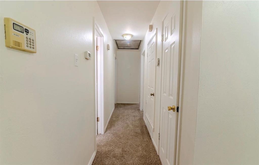 8017 Woodhue Road Property Photo 8