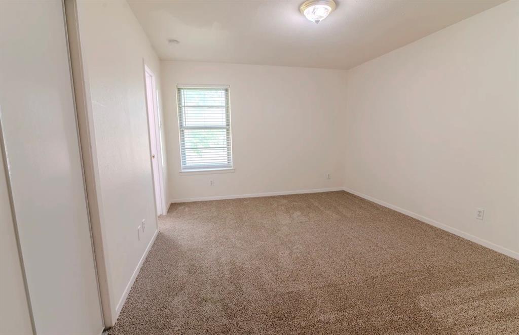 8017 Woodhue Road Property Photo 10
