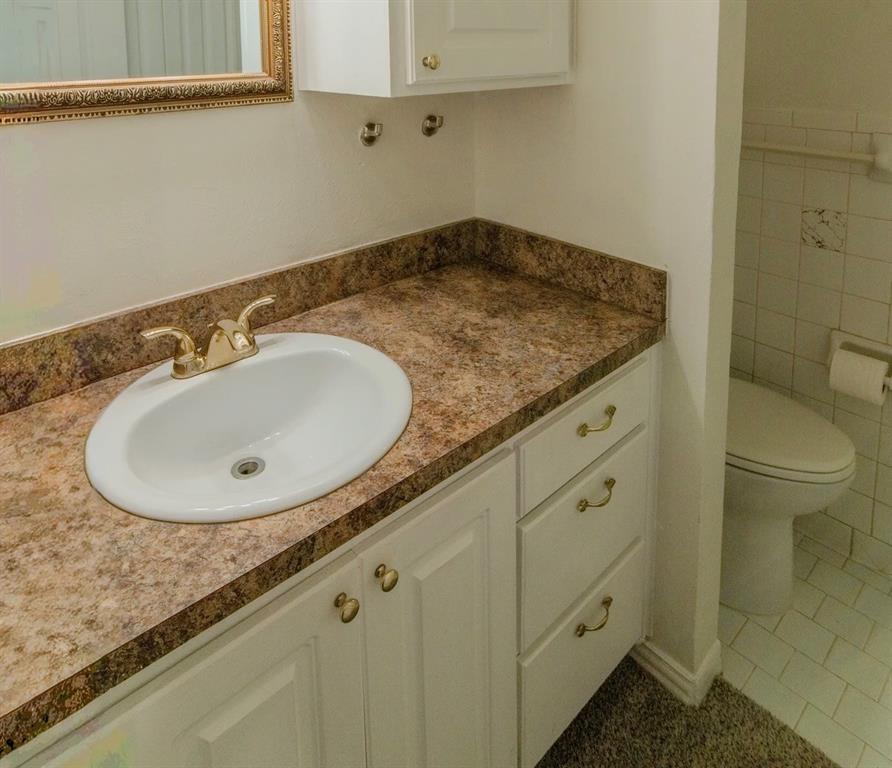 8017 Woodhue Road Property Photo 11