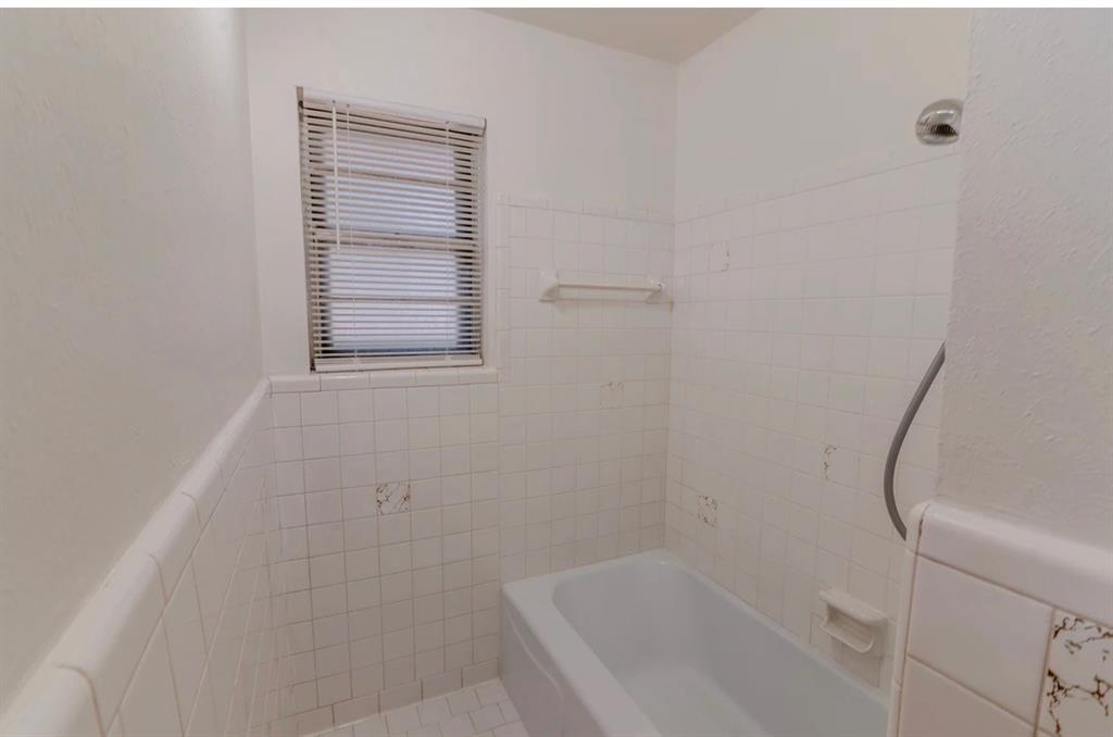 8017 Woodhue Road Property Photo 13