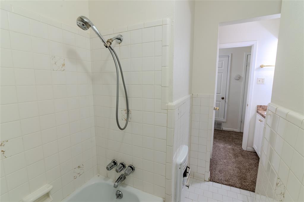 8017 Woodhue Road Property Photo 15