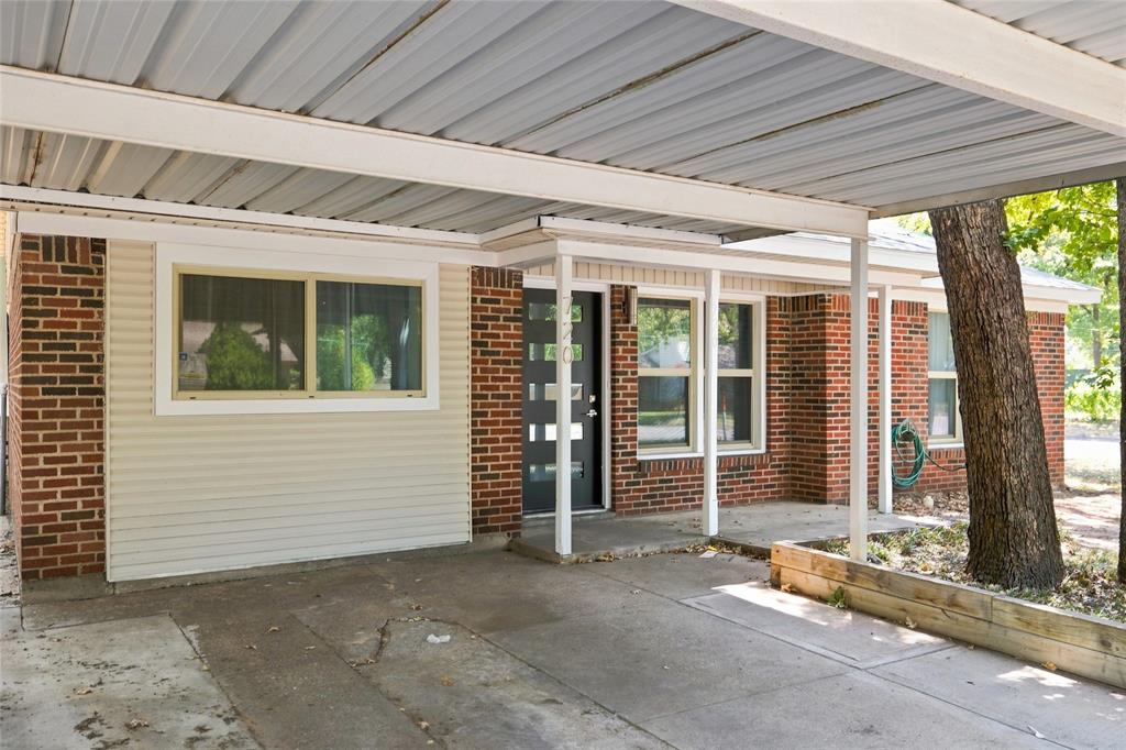 720 Thersa Drive Property Photo 4