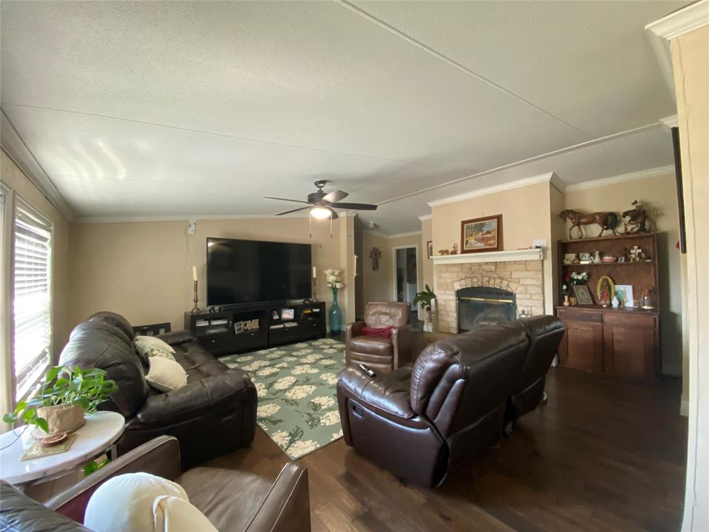 5504 County Road 2648 Property Photo 6