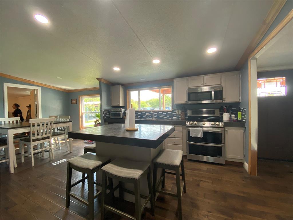 5504 County Road 2648 Property Photo 10