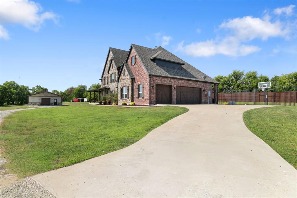 204 Tate Circle Property Photo 5