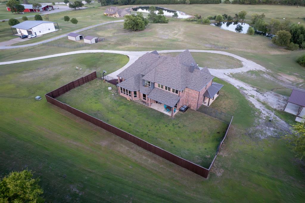 204 Tate Circle Property Photo 34