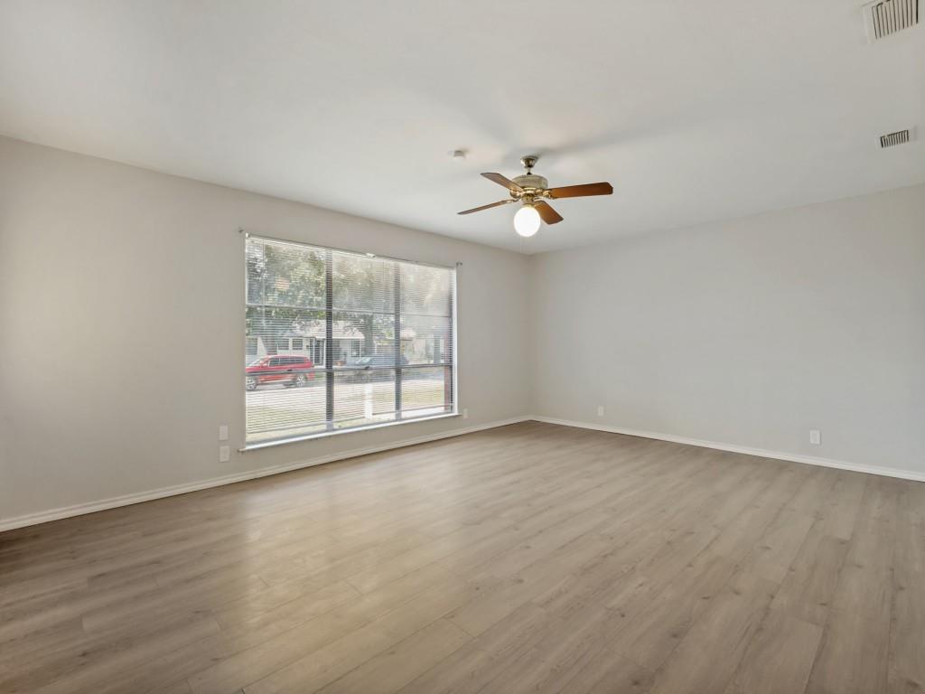 3717 Sidney Drive Property Photo 3