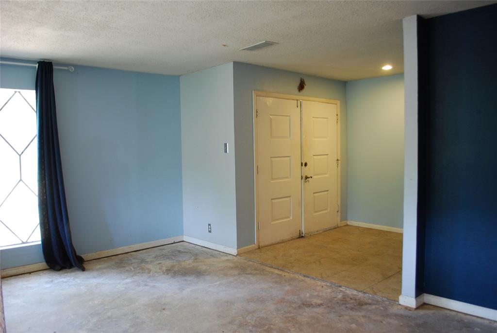 3530 Kiestcrest Drive Property Photo 6