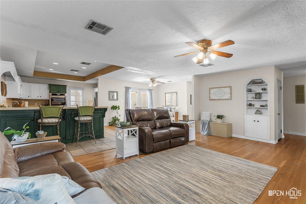 3316 Kessler Boulevard Property Photo 4