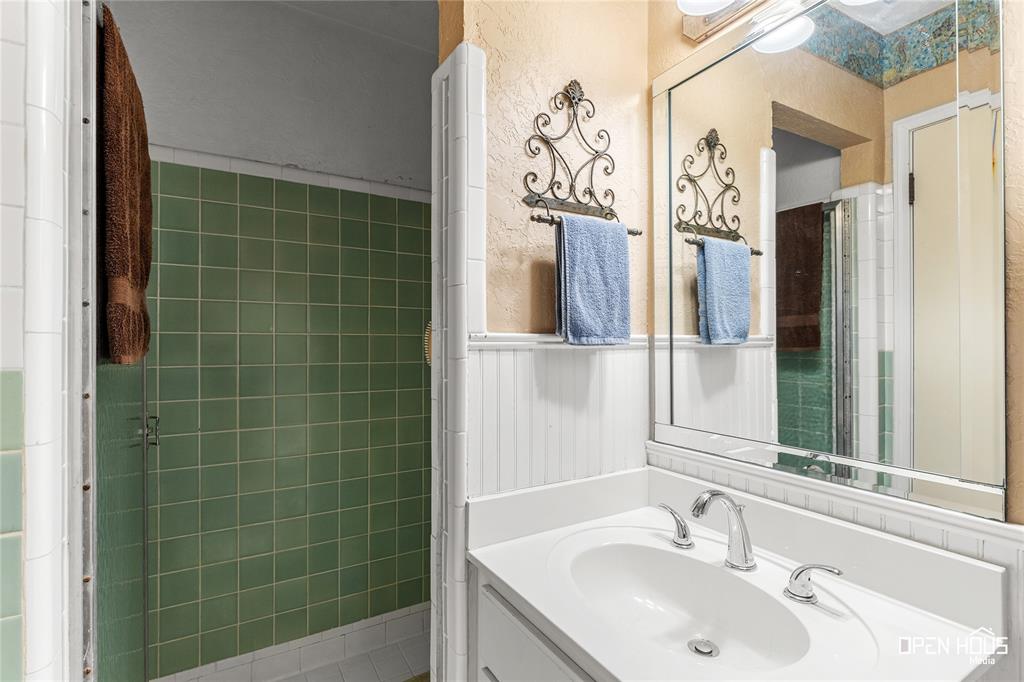 3316 Kessler Boulevard Property Photo 22