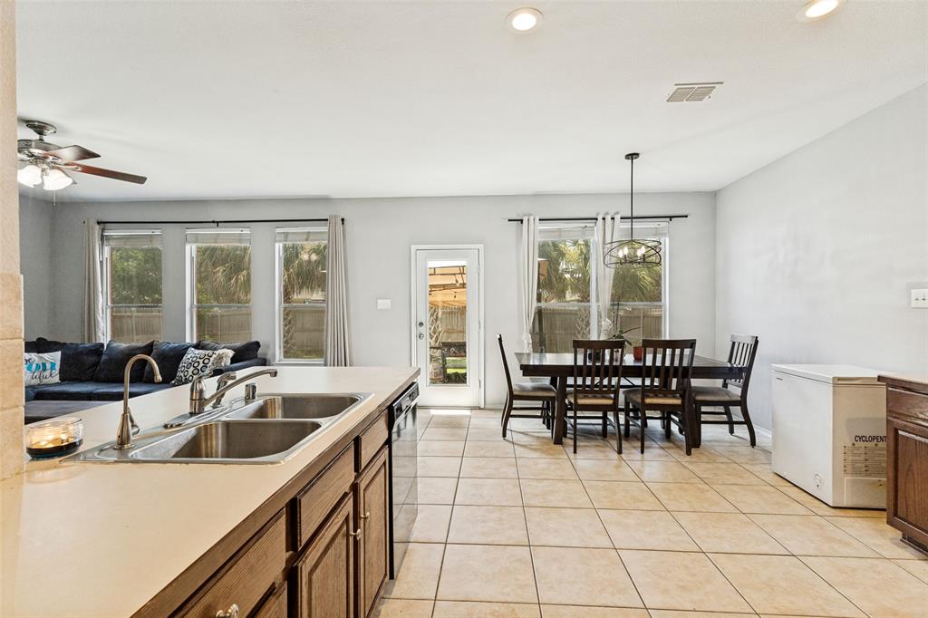 5712 Mountain Stream Trail Property Photo 10