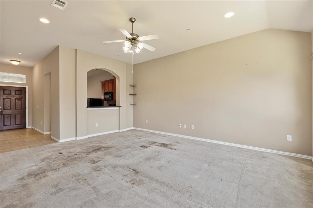 2833 Mott Street Property Photo 4
