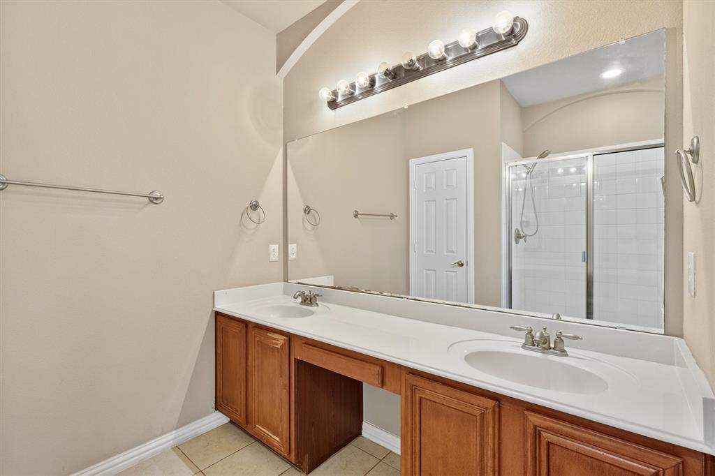 2833 Mott Street Property Photo 14