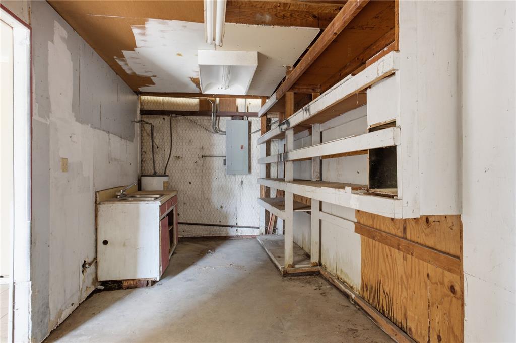 901 E Dallas Avenue Property Photo 33