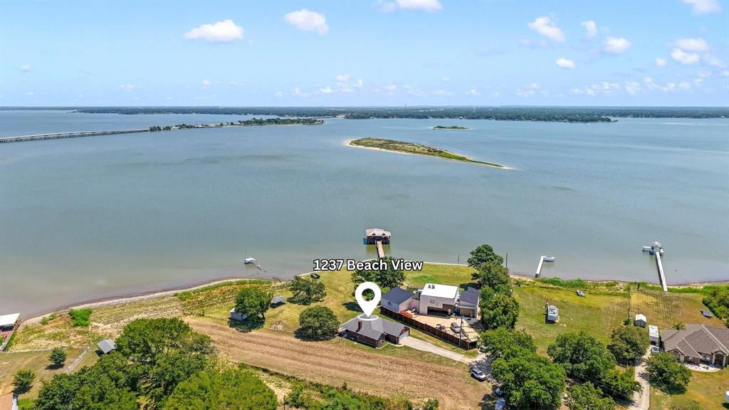 1237 Beachview Property Photo 1