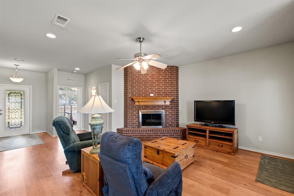 1237 Beachview Property Photo 4