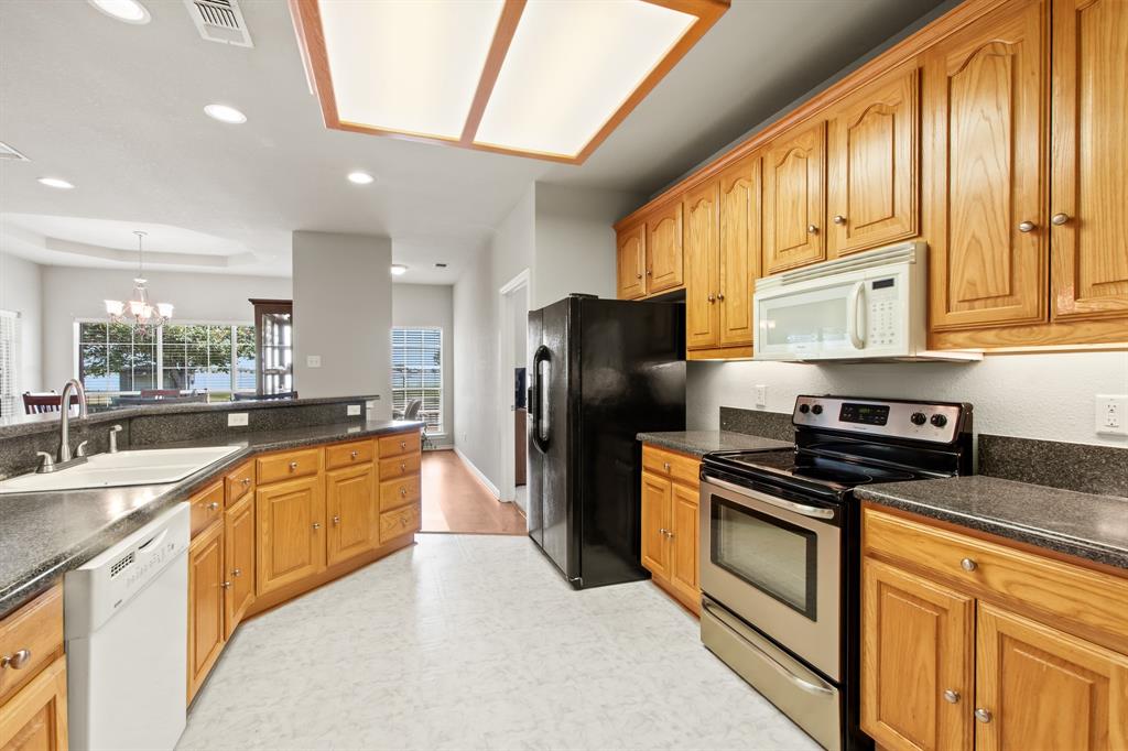 1237 Beachview Property Photo 12