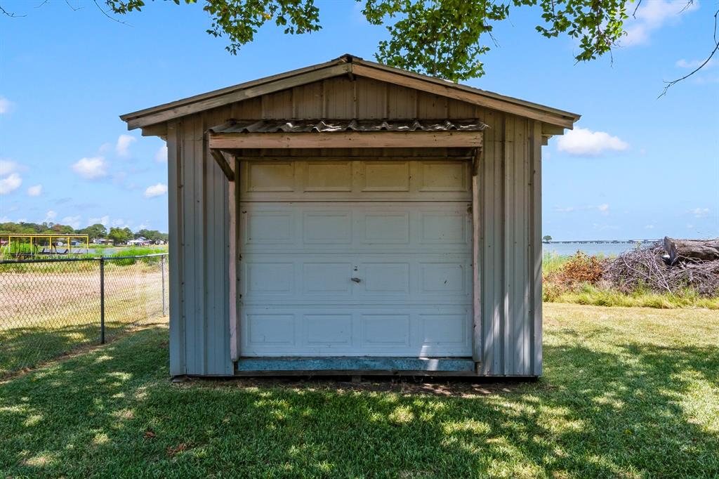 1237 Beachview Property Photo 21