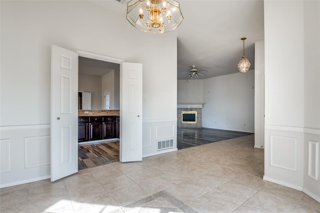 4500 Saddlebrook Drive Property Photo 6
