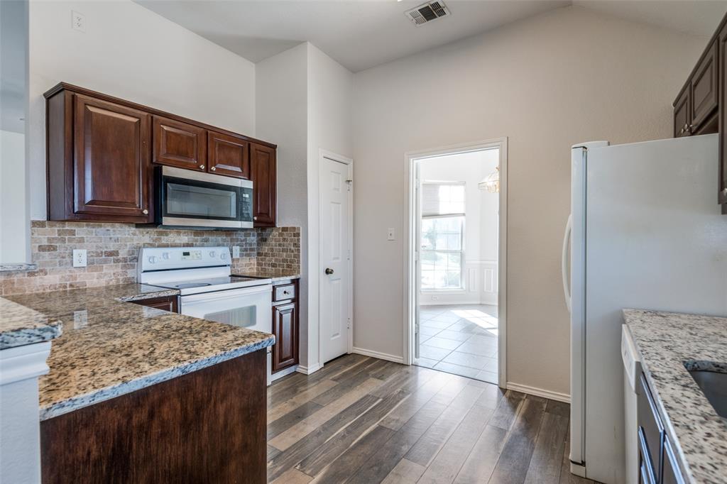 4500 Saddlebrook Drive Property Photo 7